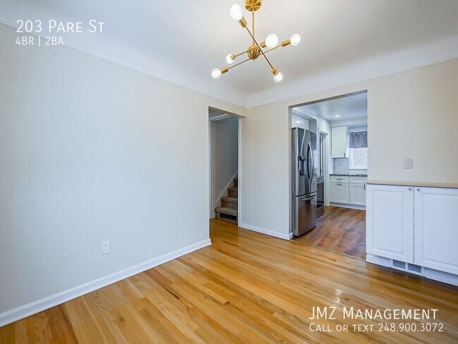 Building Photo - 203 Pare St