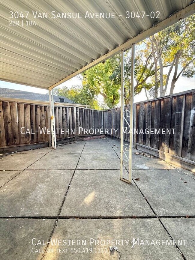 Building Photo - 3047 Van Sansul Ave