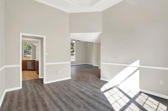 Building Photo - Available NOW