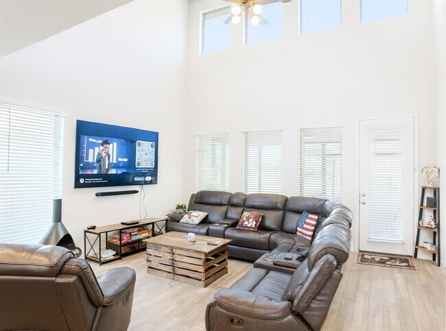 Building Photo - 284 Kimble Creek Lp