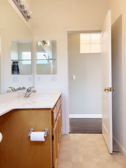 Building Photo - 9359 Ironstone Way