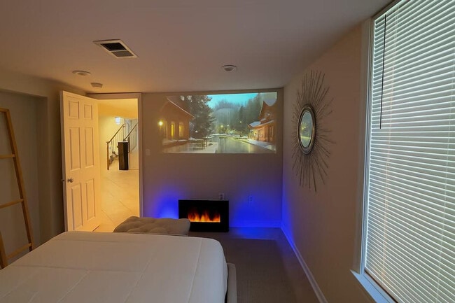 Building Photo - 2804 Greenway Blvd