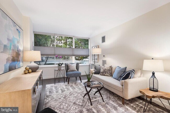 Building Photo - 1301 20th St NW