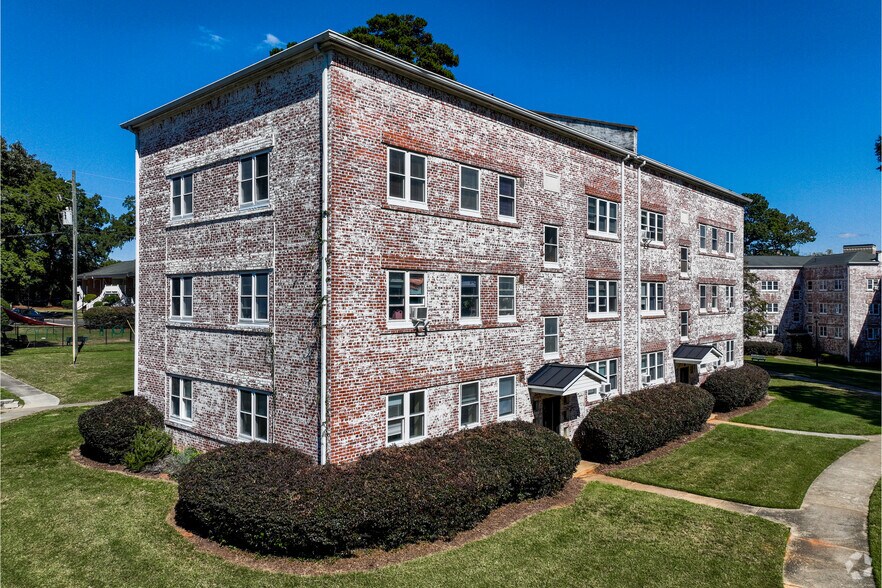 Raleigh Apartments - Wedgwood Apartments