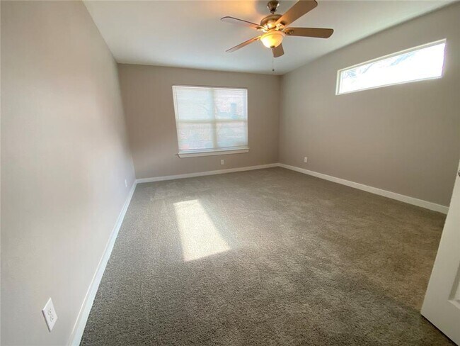 Building Photo - 6402 Auburn Dr