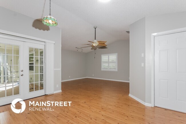 Building Photo - 6846 SE Raintree Ave