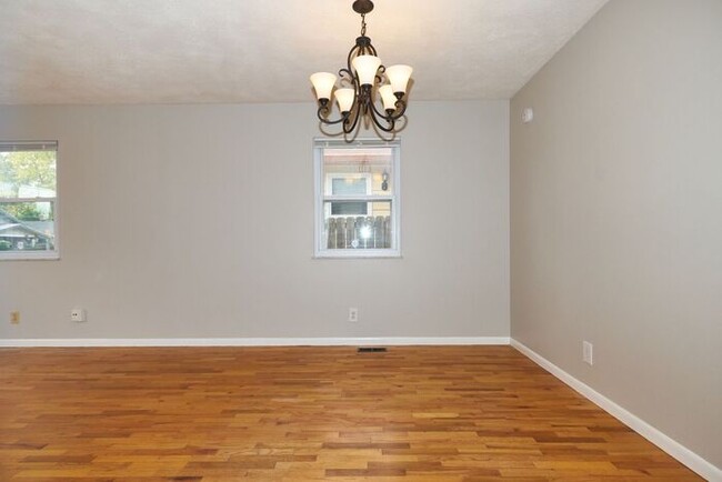 Building Photo - 3 Bedroom in Irvington