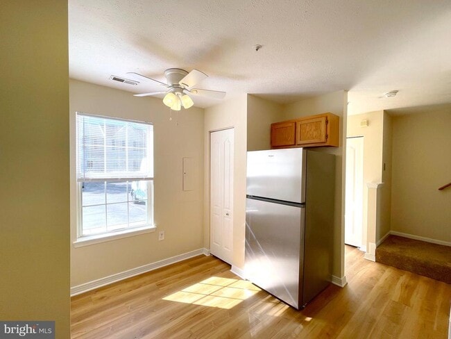 Building Photo - 45288 Rumsford Ln