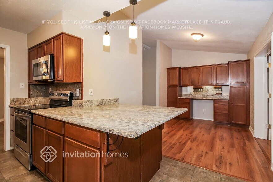 Building Photo - 1301 Clearview Dr