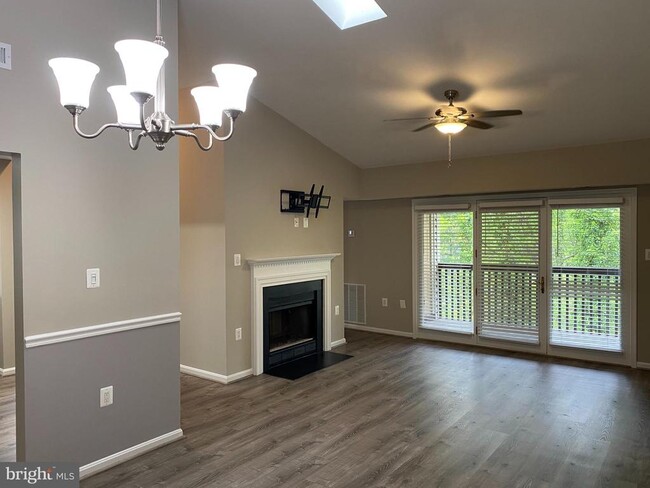 Building Photo - 9949 Grapewood Ct