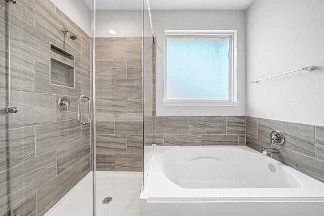 Building Photo - 4911 Bella Danielle Ct