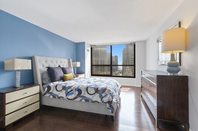 Building Photo - 405 N WABASH Ave