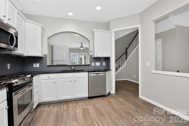 Building Photo - 629 6th Baxter Crossing