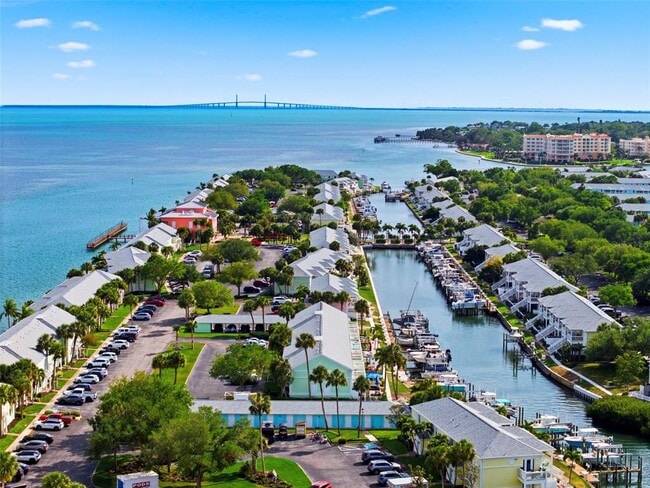 Building Photo - 4751 Coquina Key Dr SE