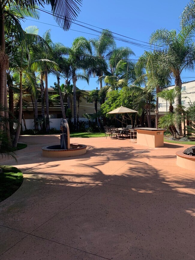 Building Photo - BEAUTIFUL 2 BEDROOM ONE BATH  DOWNSTAIRS U...