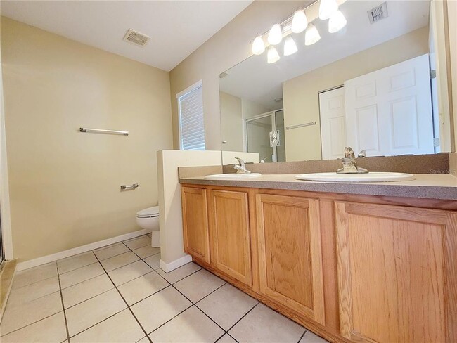 Building Photo - 2008 N Albany Ave