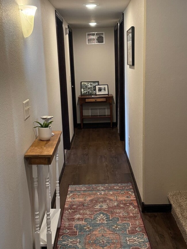 Building Photo - 4 Bedroom, 3 Bathroom Home for Rent