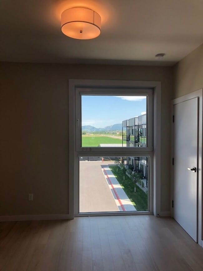 Building Photo - Beautiful Talbach House Condo!