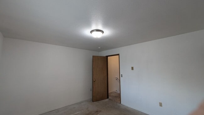 Building Photo - 115 124th St SE