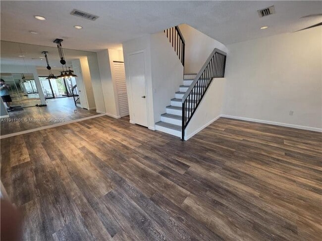 Building Photo - 20900 Leeward Ct