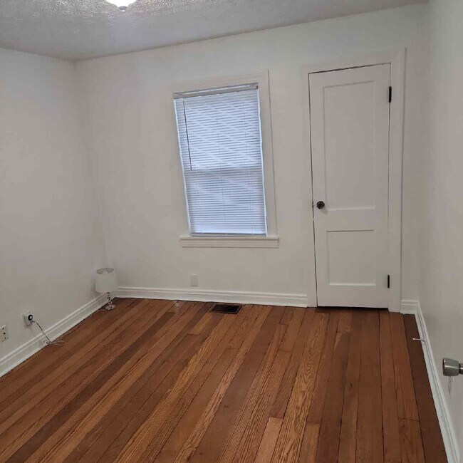 Building Photo - 1015 Camden Ave