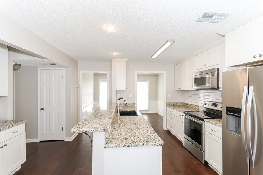 Building Photo - 7298 Cedar Ln Dr