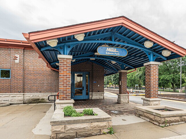 Building Photo - 6751 N Olmsted Ave