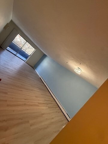 Building Photo - 32 Whites Ave