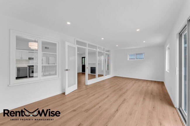 Building Photo - 110 Cuesta Dr