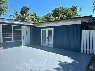 Building Photo - 1410 SW 28th St
