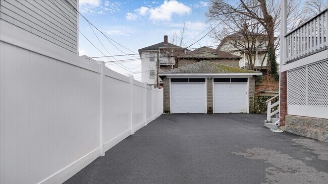 Building Photo - 71 Pierce Ave