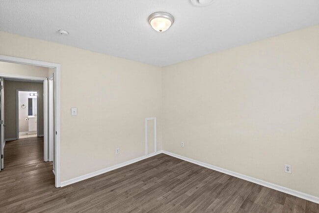 Building Photo - 130-132-132 Pine Crest Dr