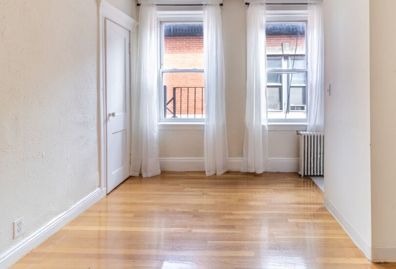 Building Photo - 5 Braemore Rd