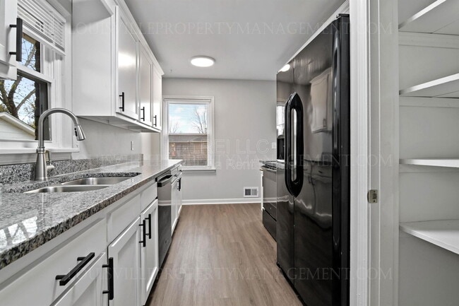 Building Photo - 3107 Iris Way