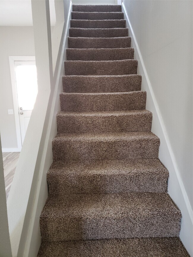 Building Photo - 11710 Southlake Dr