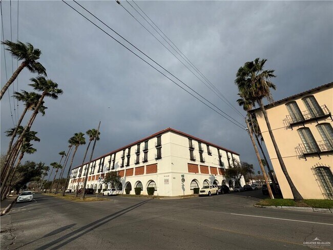 Building Photo - 27 Beech Ave