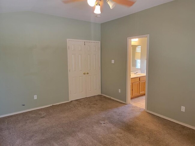Building Photo - 14808 Sassafras Trail