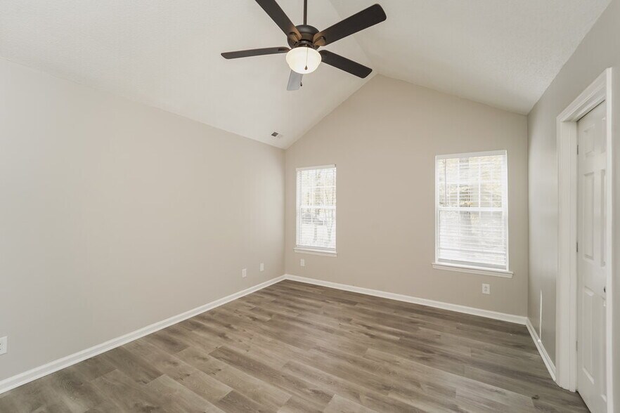 Building Photo - 3520 Sandberry Dr