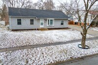 Building Photo - Charming 4-Bedroom Ranch in Sauk Village