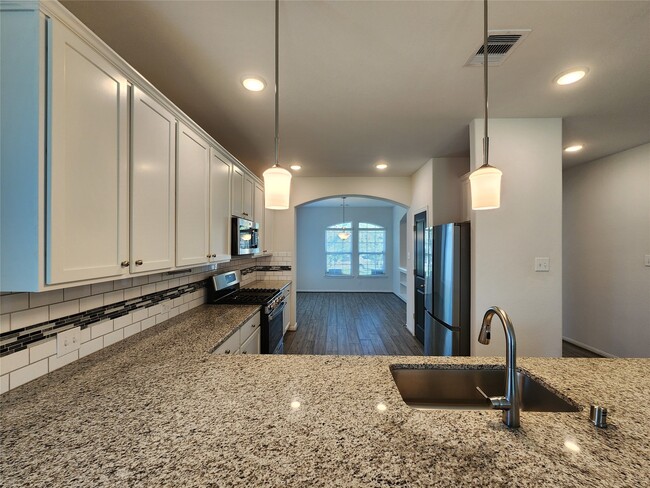 Building Photo - 411 Alaska Cedar Dr