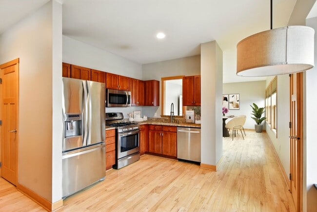 Building Photo - Newhall 29 LLC