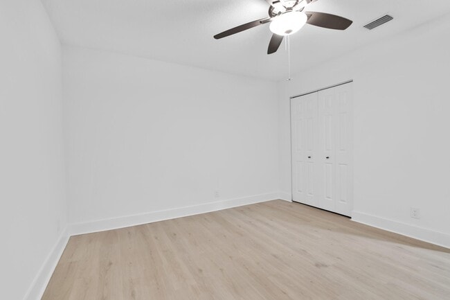 Building Photo - 8608 Vía Giula