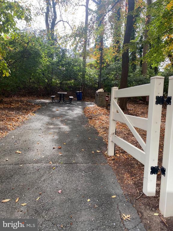 Building Photo - 5225 Pooks Hill Rd