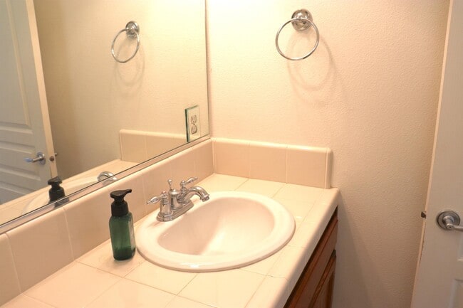 Building Photo - 2346 E Early Ave