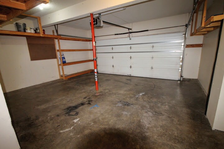 2-Car Garage, Main Floor - 9505 NW 86th Ter
