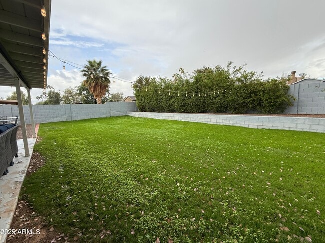 Building Photo - 6814 E Sandra Terrace