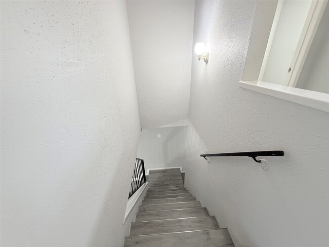 Building Photo - 12715 Middlesbrough Ln
