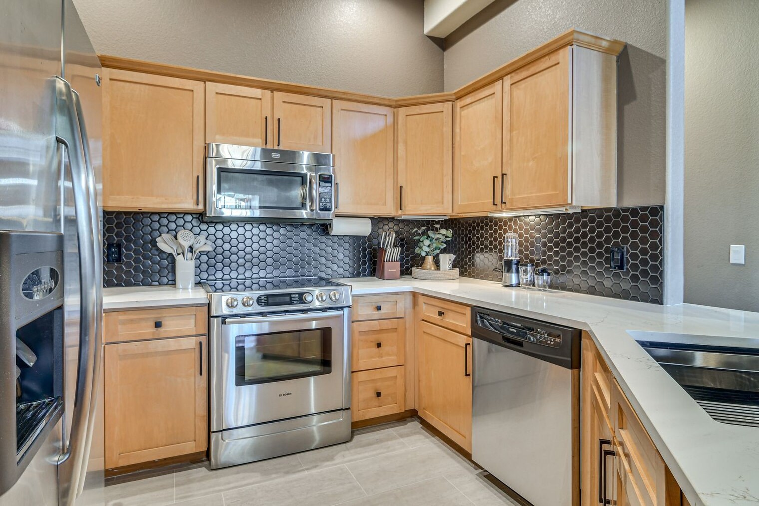 Building Photo - 8964 Fox Dr