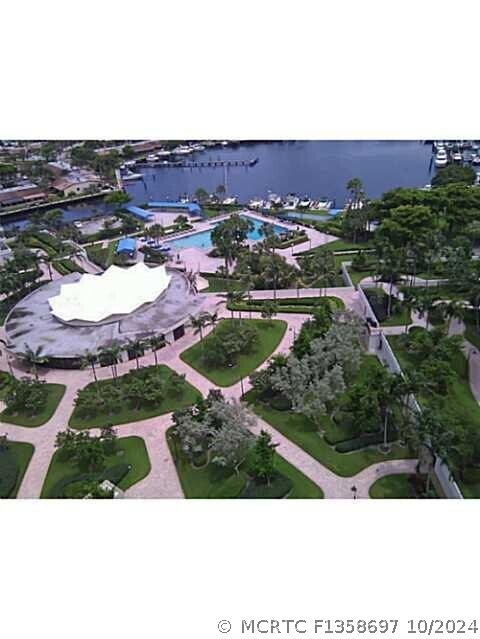 Building Photo - 2500 Parkview Dr