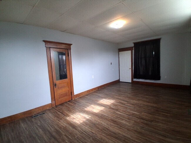 Building Photo - 604 S Main St